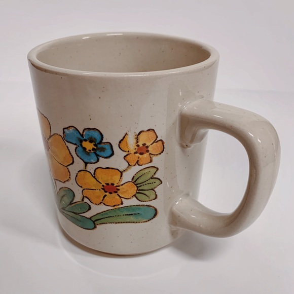 🎄Pair of Retro Floral Print Mugs - Picture 6 of 9